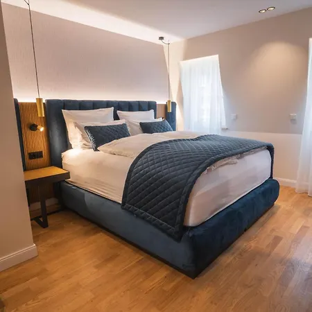 Zum Kaiserdom Hotel *